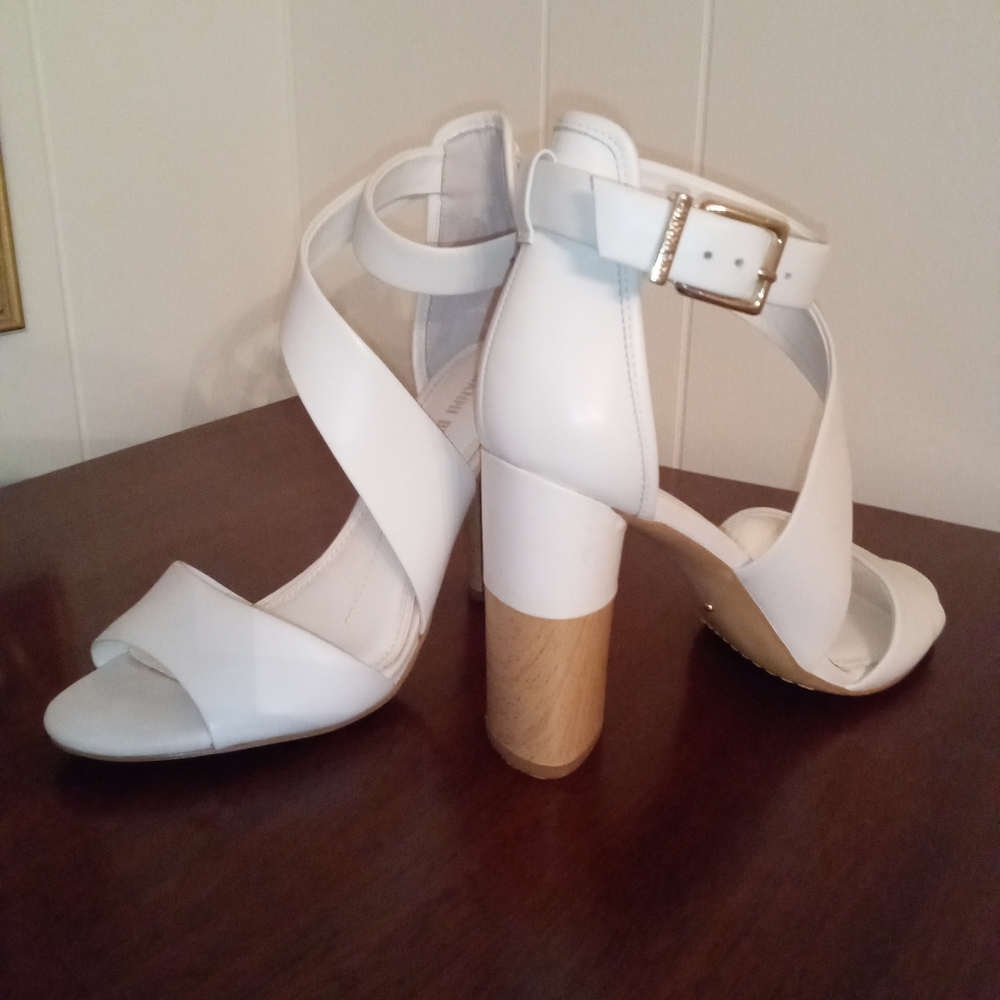 Shoes - Picture 2 of 4